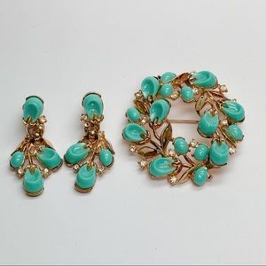 Vintage Crown Trifari Turquoise Brooch & Earrings